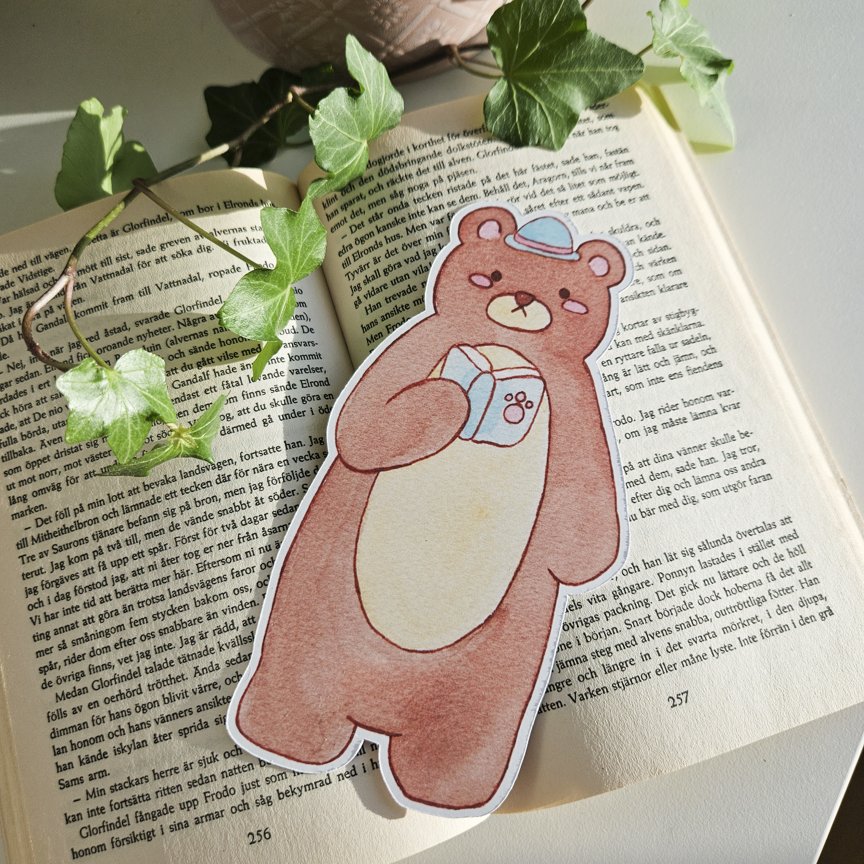 Bear bookmark. Front.